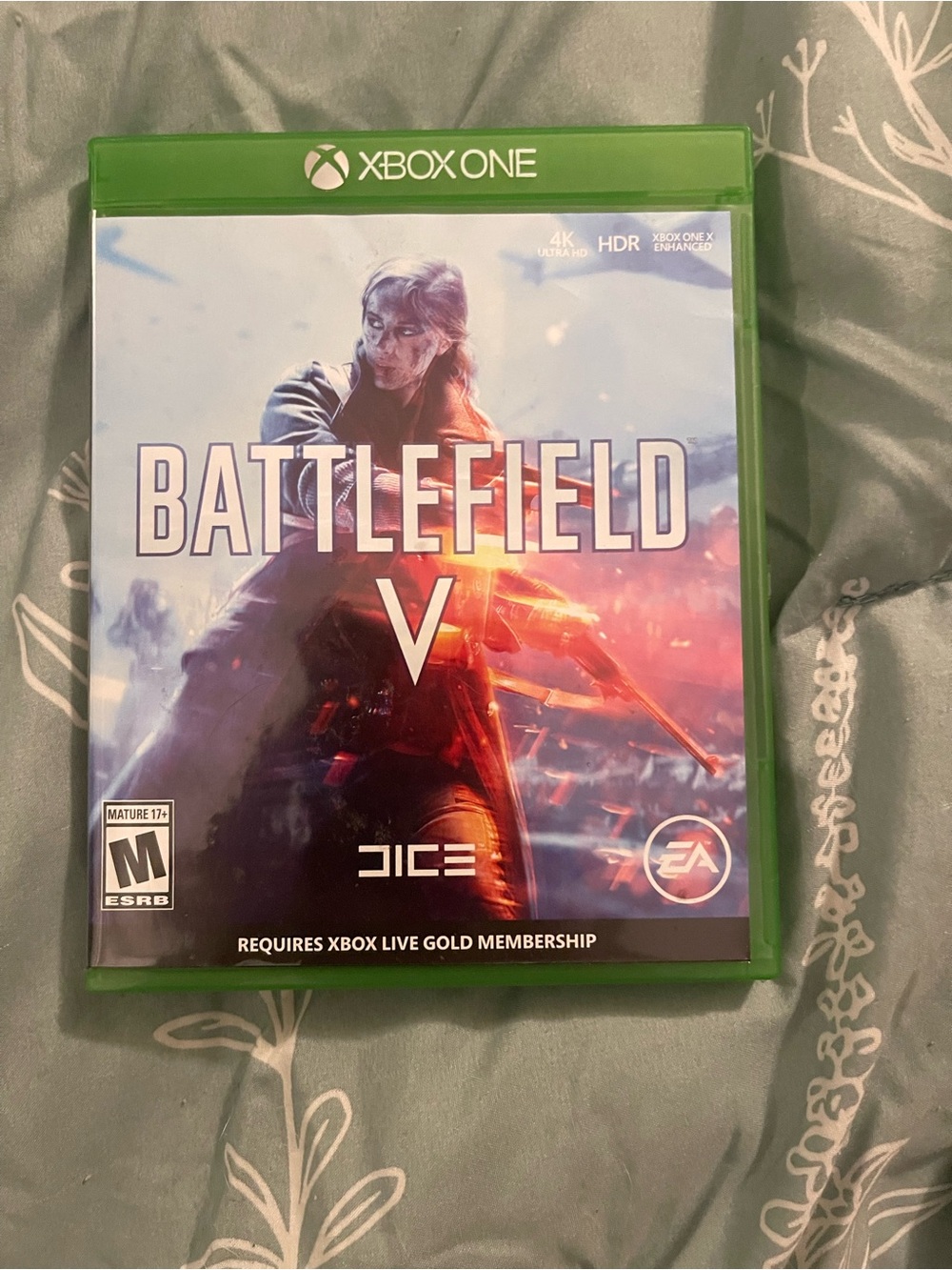 Battlefield V (Xbox One) - Green Case